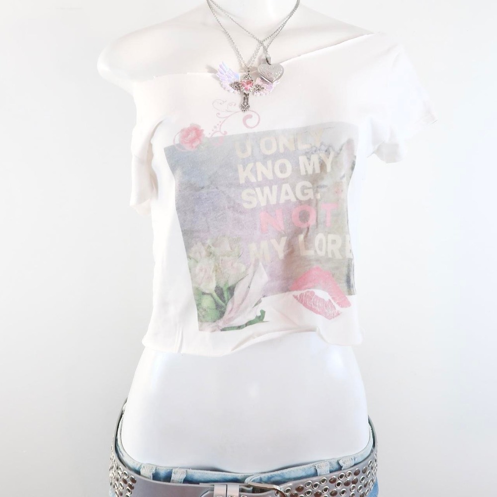 y2k white graphic baby tee floral lips "swag" 2000s fitted top